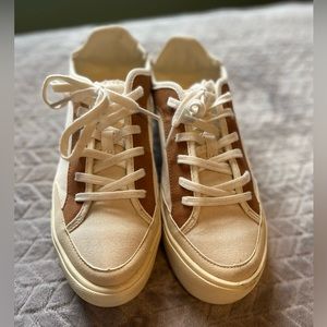 American Eagle Sneakers |LIKE NEW|